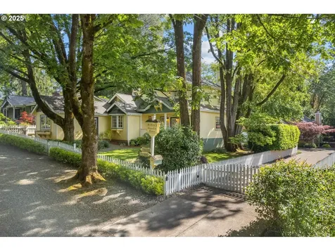 7040 SW 31st Avenue Portland OR 97219