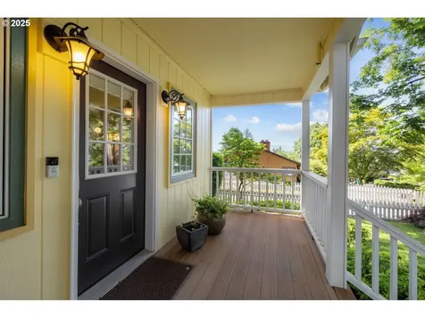 7040 SW 31st Avenue Portland OR 97219