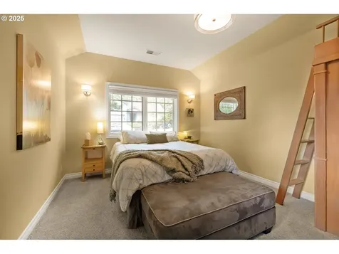 7040 SW 31st Avenue Portland OR 97219