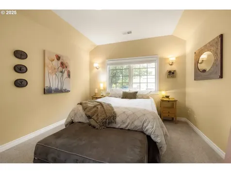 7040 SW 31st Avenue Portland OR 97219