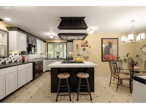 7040 SW 31st Avenue Portland OR 97219