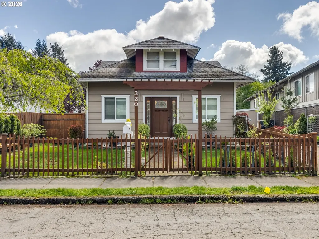 320 Gatch Street Woodburn OR 97071