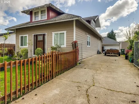 320 Gatch Street Woodburn OR 97071