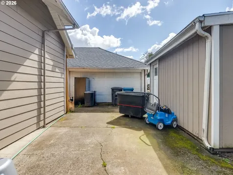 320 Gatch Street Woodburn OR 97071