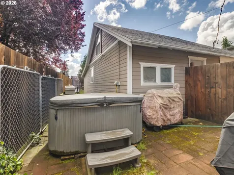 320 Gatch Street Woodburn OR 97071