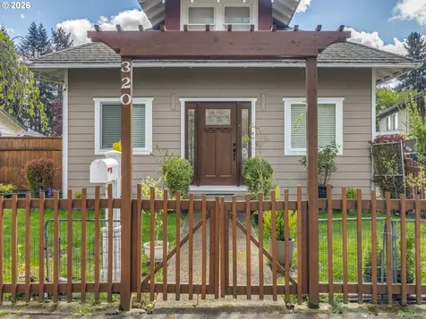 320 Gatch Street Woodburn OR 97071