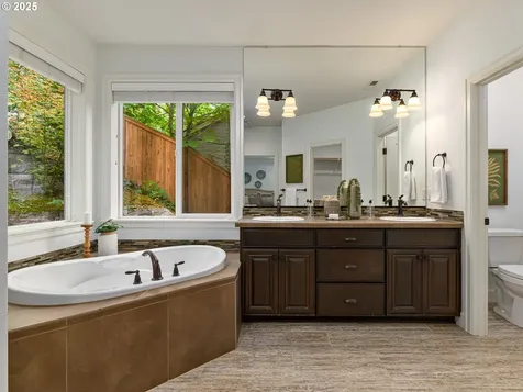 18706 Bryant Road Lake Oswego OR 97034