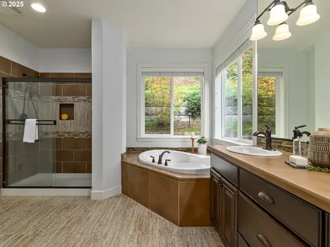 18706 Bryant Road Lake Oswego OR 97034