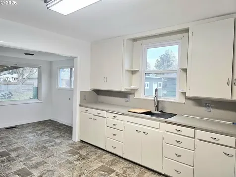 365 Bryan Street Woodburn OR 97071