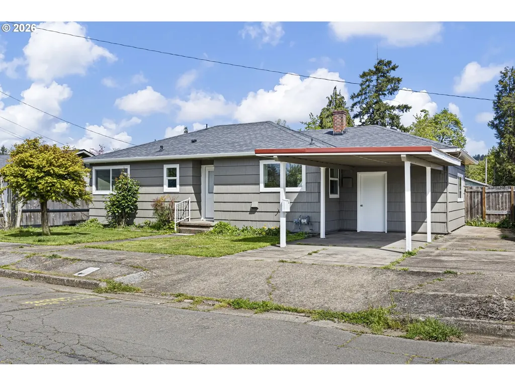 818 S 1st Street Cottage Grove OR 97424