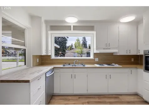 818 S 1st Street Cottage Grove OR 97424