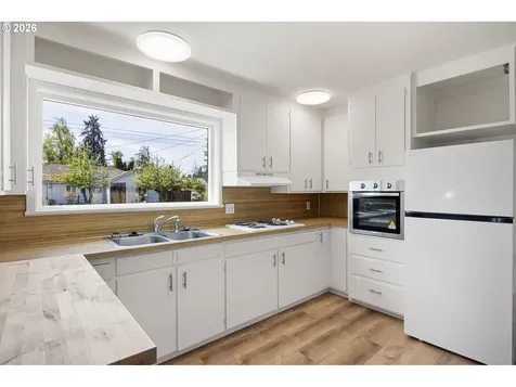 818 S 1st Street Cottage Grove OR 97424