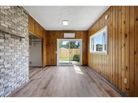818 S 1st Street Cottage Grove OR 97424