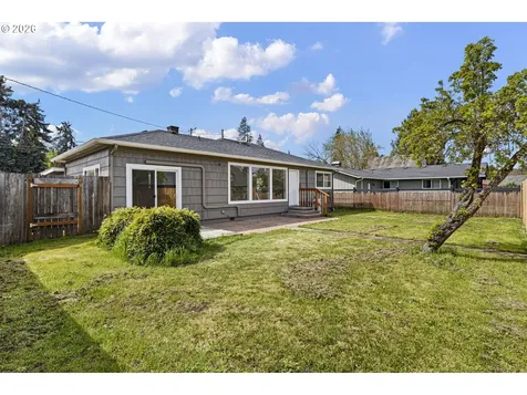 818 S 1st Street Cottage Grove OR 97424