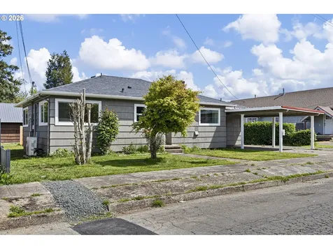 818 S 1st Street Cottage Grove OR 97424