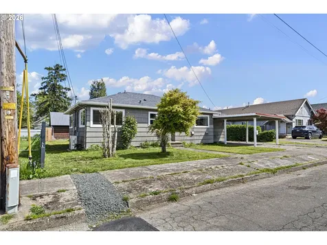 818 S 1st Street Cottage Grove OR 97424