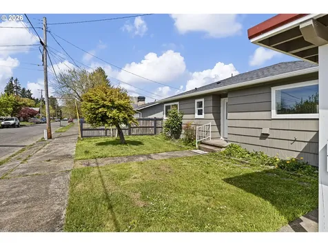 818 S 1st Street Cottage Grove OR 97424