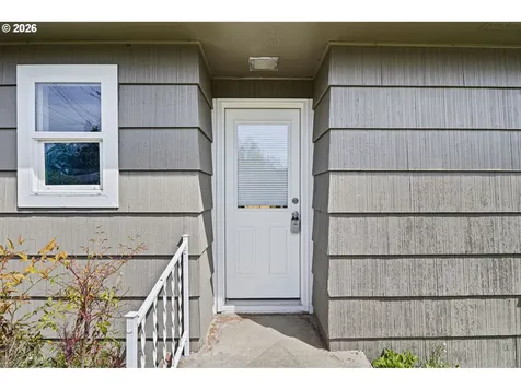 818 S 1st Street Cottage Grove OR 97424