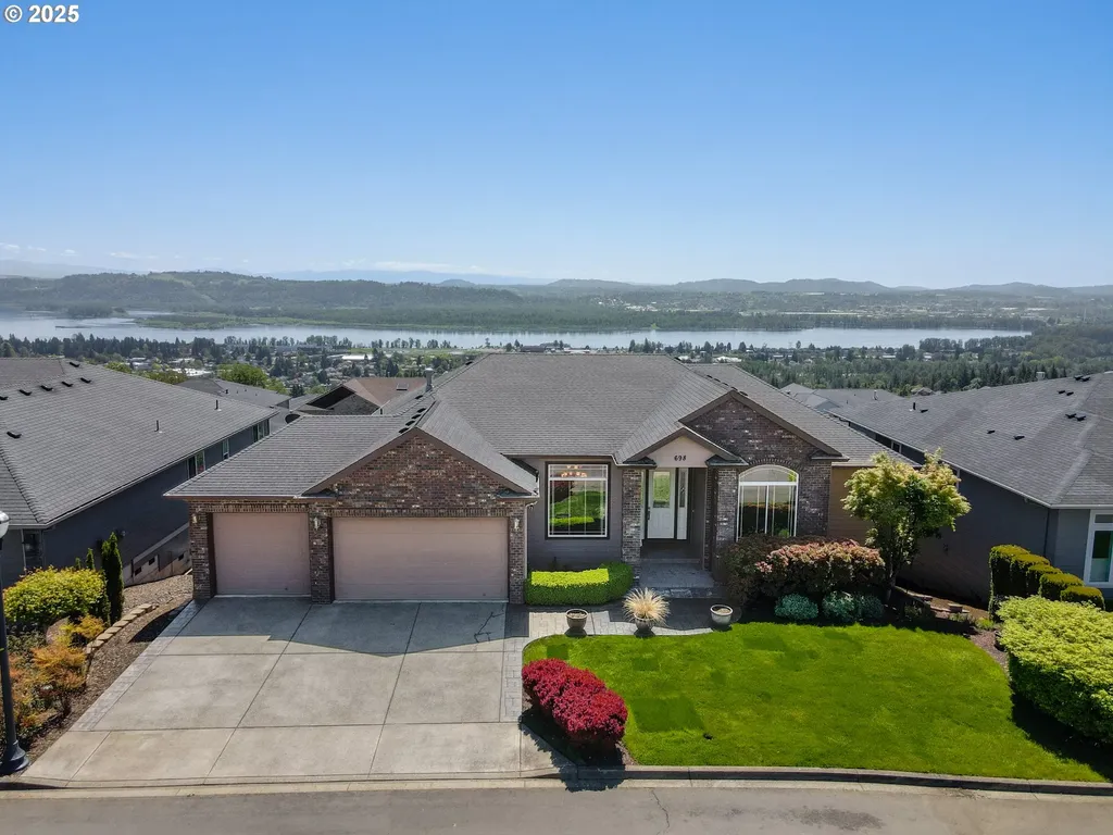 698 W Dogwood Street Washougal WA 98671