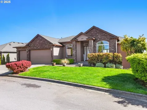 698 W Dogwood Street Washougal WA 98671