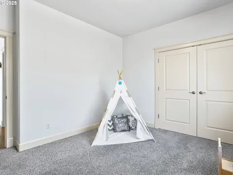 698 W Dogwood Street Washougal WA 98671