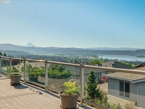 698 W Dogwood Street Washougal WA 98671
