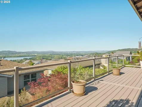 698 W Dogwood Street Washougal WA 98671