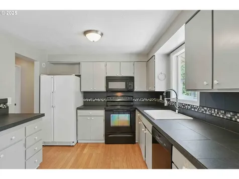 424 SE Barnes Avenue Gresham OR 97080
