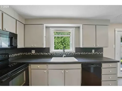 424 SE Barnes Avenue Gresham OR 97080
