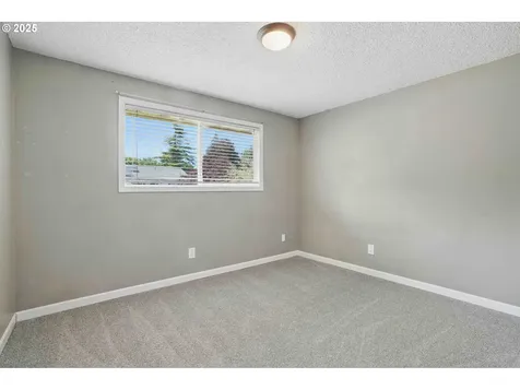 424 SE Barnes Avenue Gresham OR 97080