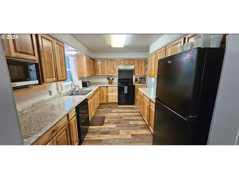11354 Highway 36 Mapleton OR 97453