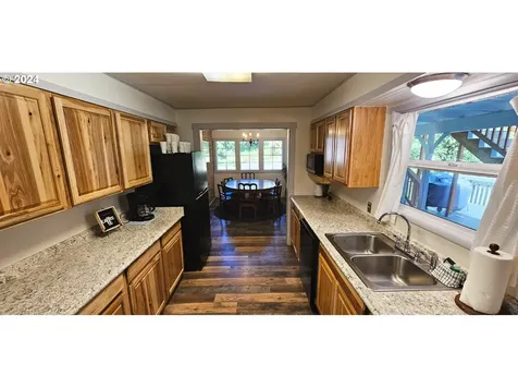 11354 Highway 36 Mapleton OR 97453