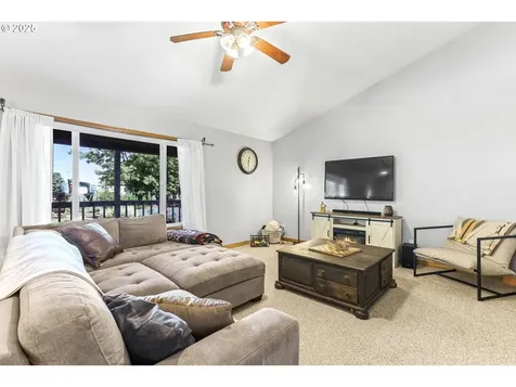 301 S Cole Avenue Molalla OR 97038
