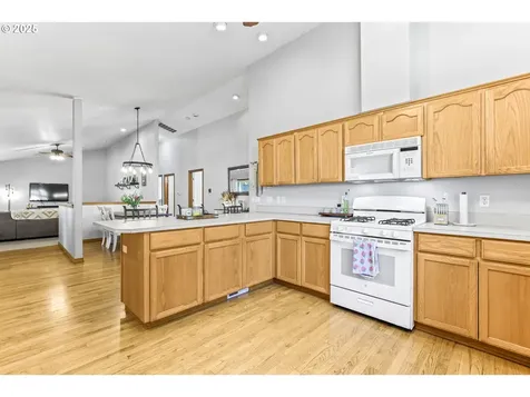 301 S Cole Avenue Molalla OR 97038