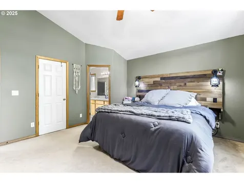 301 S Cole Avenue Molalla OR 97038