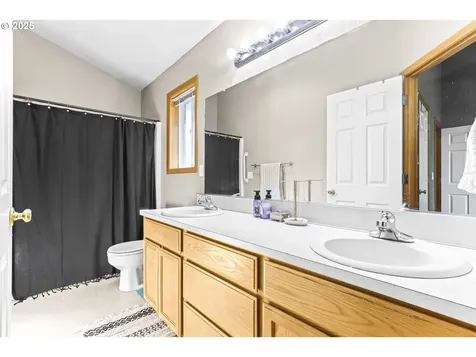 301 S Cole Avenue Molalla OR 97038