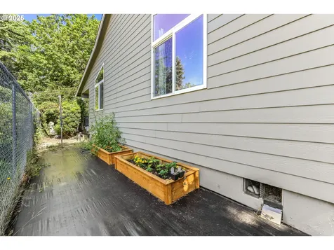 301 S Cole Avenue Molalla OR 97038