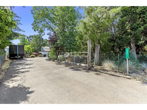 301 S Cole Avenue Molalla OR 97038