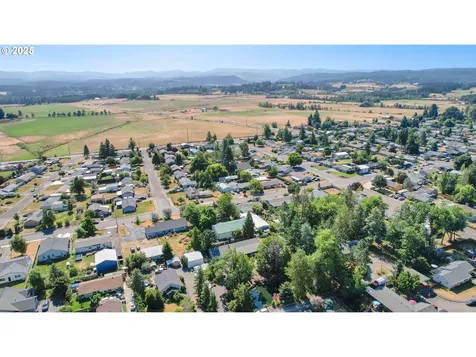 301 S Cole Avenue Molalla OR 97038