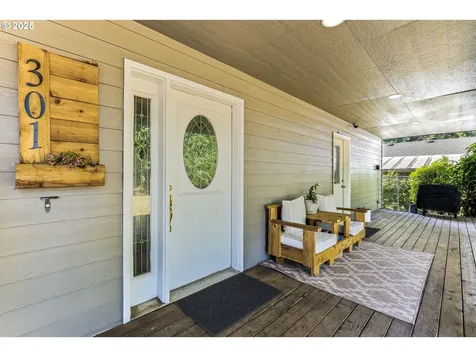 301 S Cole Avenue Molalla OR 97038