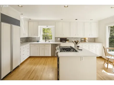 832 SW Westwood Drive Portland OR 97239