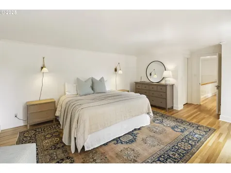 832 SW Westwood Drive Portland OR 97239