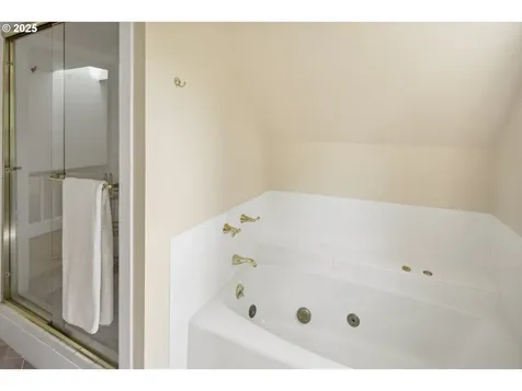 832 SW Westwood Drive Portland OR 97239