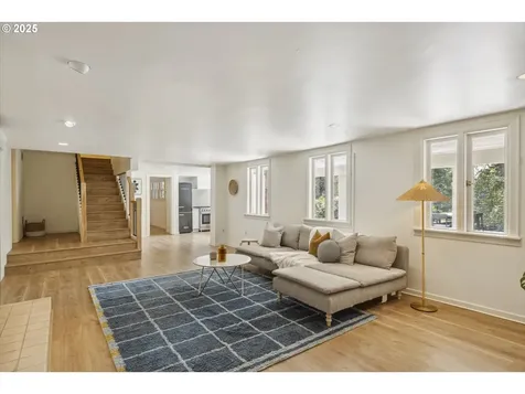832 SW Westwood Drive Portland OR 97239