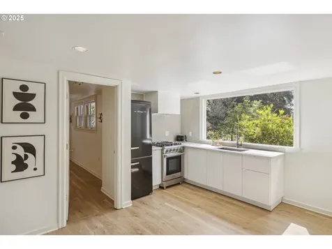 832 SW Westwood Drive Portland OR 97239