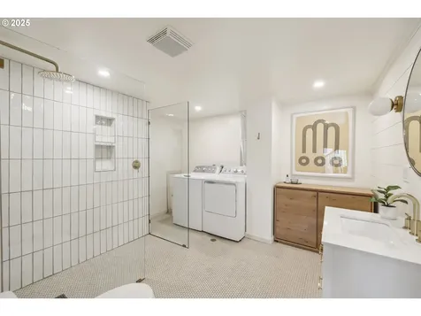 832 SW Westwood Drive Portland OR 97239
