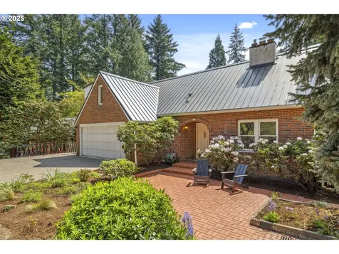 832 SW Westwood Drive Portland OR 97239