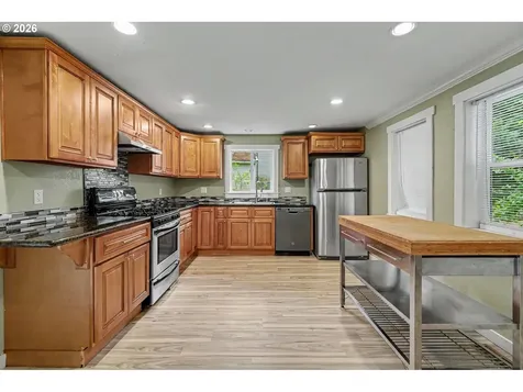 213 Mill Street Silverton OR 97381