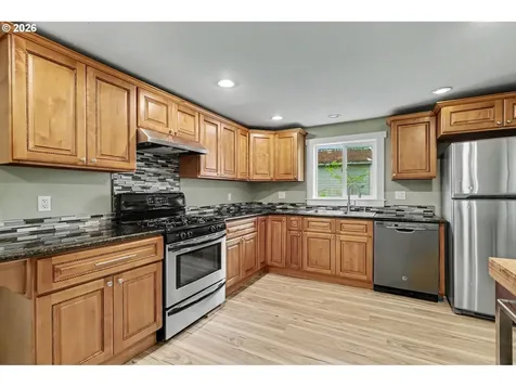 213 Mill Street Silverton OR 97381