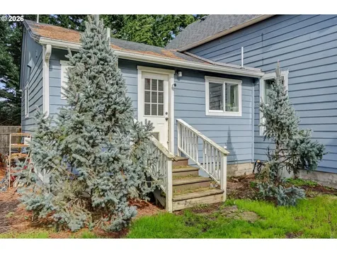 213 Mill Street Silverton OR 97381